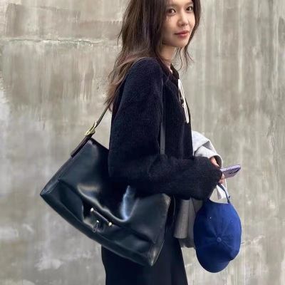 Soo young with bag large axillary handbags female 2022 new soft leather messenger bag bag shoulder bag big capacity