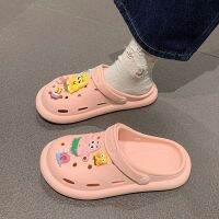 รองเท้าแตะสำหรับสุภาพสตรี Cartoon hole hole shoes for women summer new fashion large base beach slippers in baotou