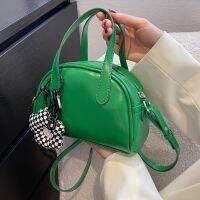 Web celebrity hot style handbag female 2022 spring the new western style sense single inclined shoulder bag fashion joker bag