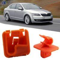 【CC】♝  1U0823570A Plastic Car Hood Bonnet Rod Stay Bracket Buckle Clip Holder Skoda Roomster Fabia Octavia MK2 2004 - 2012 2013