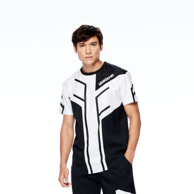 UNBOUND DEFY II OVERSIZED T-SHIRT เสื้อยืด เสื้อโอเวอร์ไชส์แขนสั้น เสื้อแขนสั้นชาย ลายกราฟฟิกสีดำ