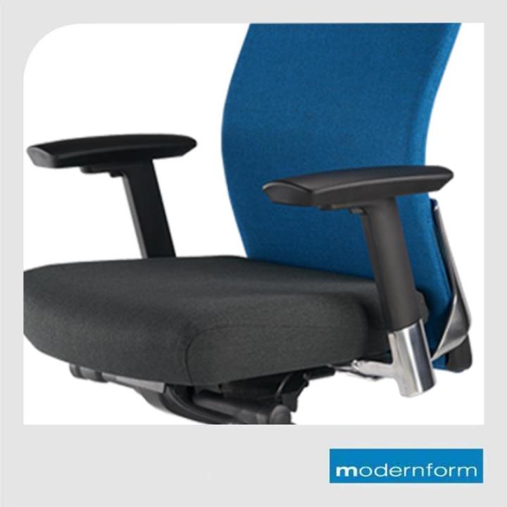 modernform-เก้าอี้สำนักงาน-รุ่น-series15-เบาะสีดำ-พนักพิงกลาง-สีน้ำเงิน-เก้าอี้ทำงาน-เก้าอี้ออฟฟิศ-เก้าอี้ผู้บริหาร-เก้าอี้ทำงานที่รองรับแผ่นหลังได้ดีเป็นพิเศษ-ปรับที่วางแขนได้-3-ทิศทาง-ปรับล็อคเอนพนั