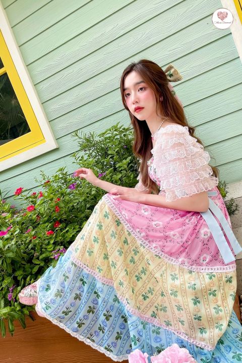 mariadiamond-dress-หลากสี-sandee-vintage-dress-เดรสสยาวหลากสี-เดรสยาวเเขนตุ๊กตา-เดรสยาวลายดอก