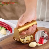 【hot】 2 in1 Gold Garlic Press Rolling Crusher Tools Metal Bottle opener triturador de alho чеснокодавка