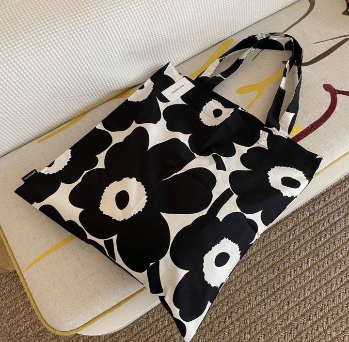 [สีใหม่ล่าสุด พรอมส่ง] Marimekko tote bag กระเป๋าผ้า ดอกสีดำขาว ของแท้ 100% มีป้ายแท็ก