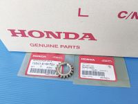 เฟืองขับปั้มน้ำมัน(18ฟัน)พร้อมปลอกสลัก(3*5)แท้HONDA wave110i ปี2021-2024 ,wave125iปี2023, Super cub ปี2021-2024 ,MSX Groom ปี2023 , Super cub C125,CT125 ปี2023 ,DAX125 อะไหล่แท้ศูนย์HONDA(15341-K1M-T01),(94303-03050)รวม2ชิ้น1เซต