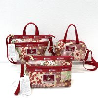 2023 Lesportsac สินค้าใหม่สำหรับฤดูหนาว L Retro Christmas Bear Collection กระเป๋าคลัทช์กระเป๋า Messenger กระเป๋าโทรศัพท์มือถือน่ารัก