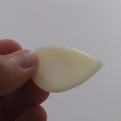 Electric Guitar Pick Natural Bovine Bone Guitar Pick Plectrums Playing Training Tools for Bass Acoustic Electric Guitar Guitar Bass Accessories