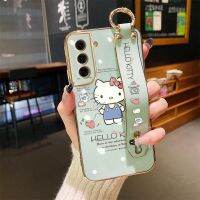 Yiเวปไซต์สำหรับ Samsung Galaxy S21 FE 4G S21 FE 5G เคสพร้อมสายรัดข้อมือ,แฟชั่นลายแมวคิตตี้ฝาสี่เหลี่ยมกันกระแทกเคสใส่โทรศัพท์กรณีลายชุบซิลิโคนครอบเต็มกล้องบางป้องกัน