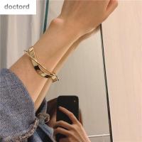 DOCTORD กำไลข้อมือเครื่องประดับแฟชั่นแบบปรับได้สำหรับเปิดแบบเรียบง่ายสองชั้น