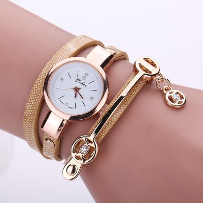 （A creative）2021 Fashion WomenWatch Gold QuartzWatch Wristwatch WomenLeather CasualWatches Hot Selling