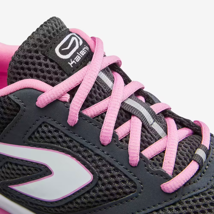 kalenji-รองเท้า-รองเท้าวิ่ง-รองเท้าวิ่งผู้หญิง-รุ่น-run-active-ของคาเลนจิ-kalenji-สีดำ-ชมพู-น้ำหนักเบา-พื้นส้นเท้าดูดซับแรงกระแทกได้ดี