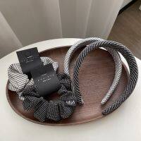 [COD] South Koreas new black and white grid light luxury large intestine hair ring retro girl tie weaving fragrant head accessories