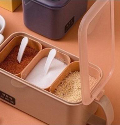 กล่องเก็บเครื่องปรุง (3ช่อง) กล่องเก็บอาหารแห้งและเครื่องปรุงรส ที่ใส่เครื่องปรุง อุปกรณ์ครัวในครัวเรือนพร้อมฝา