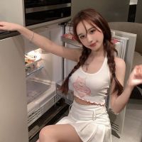 Halter vest. Short sling. y female summer blouse. A lace-up vest is worn outside the Japanese department. The hot girl wears a bottoming shirt. Slimming