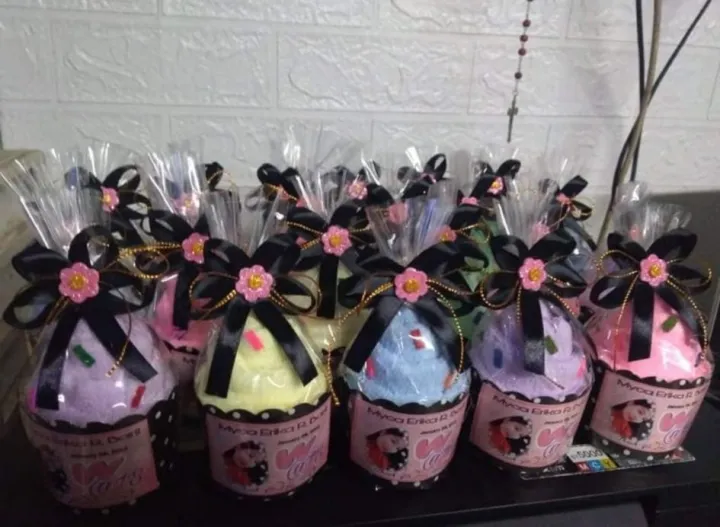 TOWEL SOUVENIRS / GIVEAWAYS CUPCAKE THEME ASSORTED COLOR SOLD PER