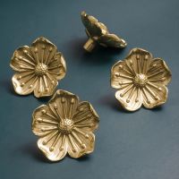 【LZ】✐○  European Antique Brass Furniture Handles Plum Blossom Kitchen Cabinet Handle Drawer Wardrobe Cupboard Door Pulls Knob Hardware