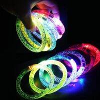 สร้อยข้อมือไฟ LED กระพริบปาร์ตี้ / เรืองแสงในที่มืด แบบสุ่มสี กําไลนีออนเรืองแสงในที่มืด / คอนเสิร์ตบาร์ สายรัดข้อมือเรืองแสง สีสันสดใส