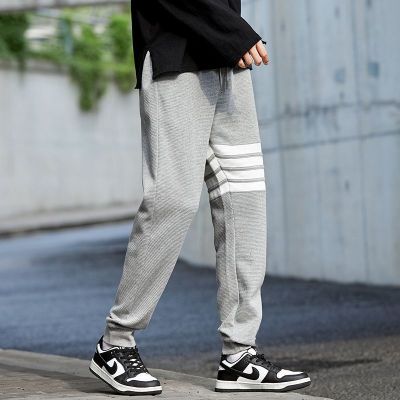 ฤดูใบไม้ผลิและฤดูใบไม้ร่วง Four Striped Waffler Elastic Waist Jogger Man Baggy Oversize Trousers Male Work Wear Sports Sweatpants Men