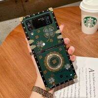 เคสกรณีพร้อมขาตั้งโทรศัพท์ Samsung Galaxy Z Flip 5 4 3 Flip5 Flip3 5G แฟชั่นส่องแสงเป็นประกายระยิบระยับลายดอกไม้ส่องแสงเป็นประกายวิบวับรูปใบโคลเวอร์สี่ใบประดับพลอยเทียมแบบนิ่มปกป้องกล้อง TPU ฝาครอบด้านหลังป้องกันการกระแทก