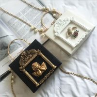 Hot selling New retro baroque angel embossed female pearl chain box bag flower diagonal square