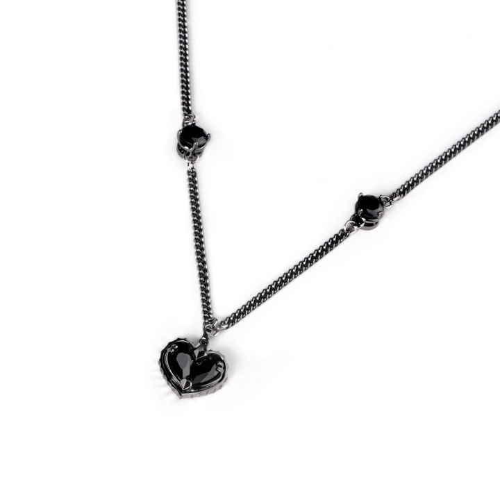 dallar-love-song-necklace-with-gems