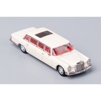 GCD Diecast Model Car 1/64 Pullman White or Red Color Luxury Retro Celebrity Vehicle with Case Gift for Boys Girls Adults