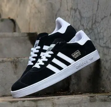 Foto sepatu adidas shop warna hitam putih