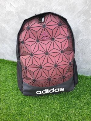 กระเป๋าเป้ Adidas original 3d ด้านหน้าติดโลโก้แบรนด์ และสกรีนลายตัวอักษรด้านล่าง ของแท้100% ส่งฟรี kerry