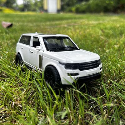 1/36 Alloy Diecasts Metal Toy Car Model X7 Range Rover Toy Vehicles Miniature Car Model with Light Toys for Boys Christmas Gifts