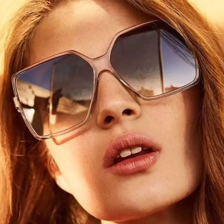 Brand New Look with 10 Best Sunglasses for Women-megaelearning.vn