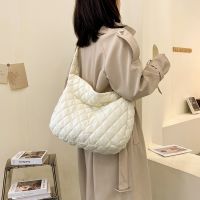 [COD] and winter 2023 new shoulder bag womens cloud folds casual personality large-capacity Messenger commuting