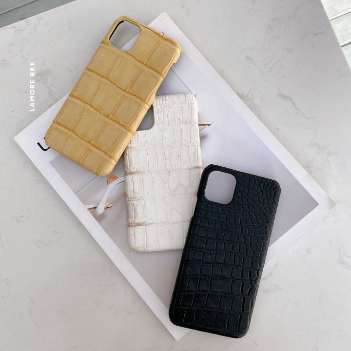 lamore-bkk-genuine-crocodile-leather-phone-case-เคสหนังจระเข้แท้-สี-white-himalayan-instyle
