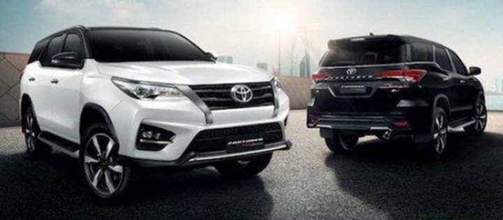 เบ้ากันรอย-เบ้ามือ-เบ้ารองมือเปิดประตูโครเมี่ยม-โตโยต้า-ฟอร์จูนเนอร์-toyota-fortuner-สีดำ-ปี-2015-ปัจจุบัน