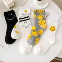 【Sock shop】5คู่/แพ็คสีเหลืองยิ้มใบหน้าผู้หญิงการ์ตูนถุงเท้าน่ารักสร้างสรรค์แฟชั่นแปลกถุงเท้าผ้าฝ้าย D Ropshipping