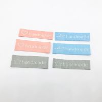 Three Colors Handmade Labels For Clothing Hand Made With Heart Fabric Tags For Hat Customized Woven Label For Clothes Gift Tag Stickers Labels