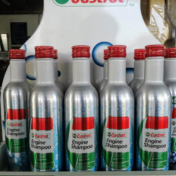 สำหรับเครื่องยนต์เบนซิน-castrol-engine-shampoo-คาสตรอล-แชมพูล้างเครื่องยนต์-ขนาด-300-มล-ใช้ง่ายแค่เติมก่อนเปลี่ยนน้ำมันมันเครื่องแล้วสตาร์ทรถทิ้งไว้-10-นาที