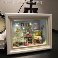 ✈ xianhaochen048906 Diy 1:12 véspera de natal moldura da foto boneca madeira kit com móveis luz dollhouse brinquedos para adultos presentes