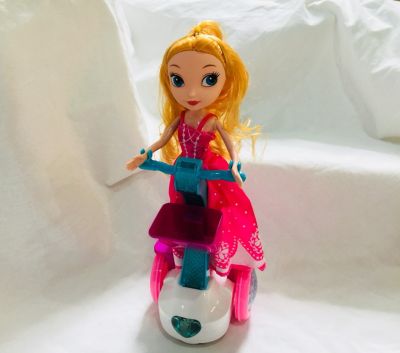 ตุ๊กตาบาร์บี้ขับรถ วิ่งเคลื่อนที่ได้ มีเสียงเพลง มีไฟ ของเล่นเสริมทักษะ Barbie Doll Car Balance