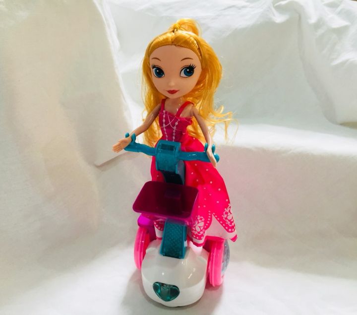 ตุ๊กตาบาร์บี้ขับรถ-วิ่งเคลื่อนที่ได้-มีเสียงเพลง-มีไฟ-ของเล่นเสริมทักษะ-barbie-doll-car-balance