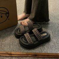 【July】 In the summer of 2023 new style stepping on shit slippers womens ins fashion all-match houndstooth thick-soled one-word sandals and slippers