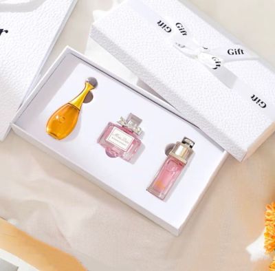 น้ำหอม Dior perfume มินิ set  Miss Dior Blooming + Jadore EDP + Addict Eau Fraîche เหมาะเป็นของขวัญพิเศษ 5ml*3