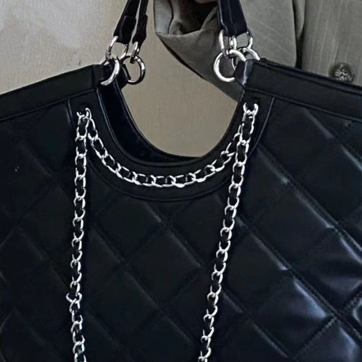 hot-sale-luxury-and-high-level-sense-of-fragrance-lingge-tote-bag-autumn-winter-new-large-capacity-chain-shoulder