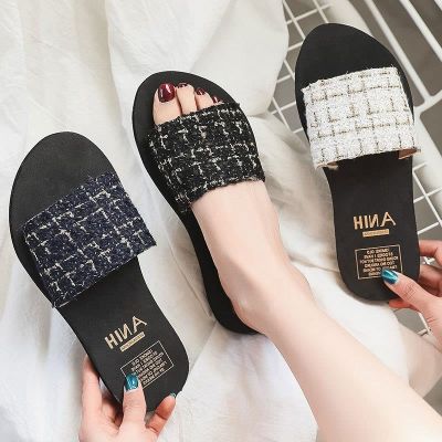 Summer new word dragged outside wearing flat shoes fashion contracted comfortable cool slippers pinches beach slippers