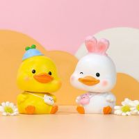 ZOATAAL เด็กชายหญิงชาย น่ารักน่ารักๆ Momo Duck ภายในรถภายใน เรซิน อุปกรณ์เสริมเสริม ตุ๊กตาแดชบอร์ดรถ ตุ๊กตาหัวเป็ดสั่น รูปแดชบอร์ด ของเล่นขยับหัวเป็ด เครื่องประดับเขย่าหัวสำหรับรถยนต์