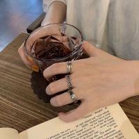 YTRYTWE เย็น ผู้ชาย ย้อนยุค สไตล์พังก์ บิด ล้อแม็ก ฮิพฮอพ ความกว้าง แหวนคู่ เปิดแหวนปรับได้ แหวนนิ้วผู้หญิง แหวนสไตล์เกาหลี