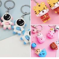 ✨Cartoon astronaut key chain astronaut pendant PVC bag pendant exquis卡通宇航员钥匙扣太空人挂件PVC包包挂件精美汽车钥匙链小礼品001