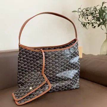 Goyard Crossbody Bag in Grey, Women's Fashion, Bags & Wallets, Cross-body  Bags on Carousell