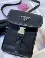 มาใหม่ PD กระเป๋า Crossbody กันน้ำ/กระเป๋ามือถือ/กระเป๋า Prada ขนาดเล็ก18x12x2.5cm