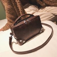 [COD] Wholesale style bag women 2020 new and trendy portable shoulder retro all-match Messenger